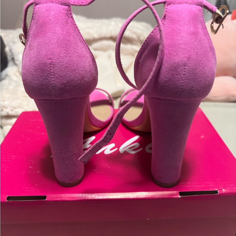 Pink Heels - Picture 2 of 3
